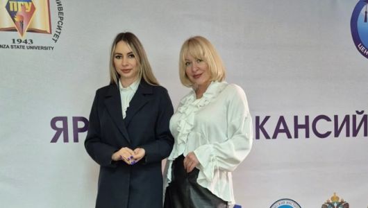 «Поручитель» — в центре событий: сотрудники компании приняли участие в ярмарке вакансий ПГУ